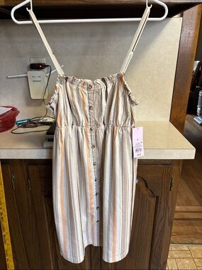 WILD FABLE Tan Stripped SLEEVELESS Simple SUNDRESS WOMENS Size Small 25”L 15”Bu
